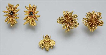 Lot image - Two Pairs of Gold Earclips and Bee Pin