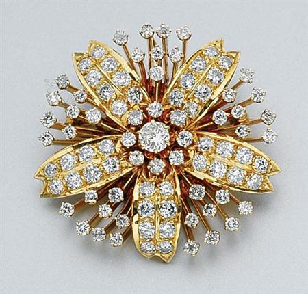 Lot image - Gold and Diamond Flower Pendant-Brooch