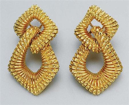 Lot image - Pair of Gold Pendant-Earrings