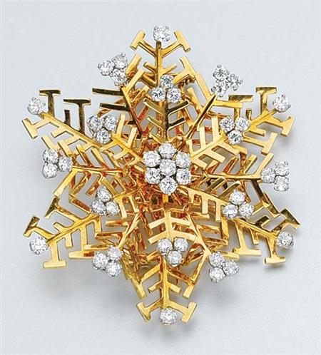Lot image - Gold and Diamond Snowflake Clip-Brooch