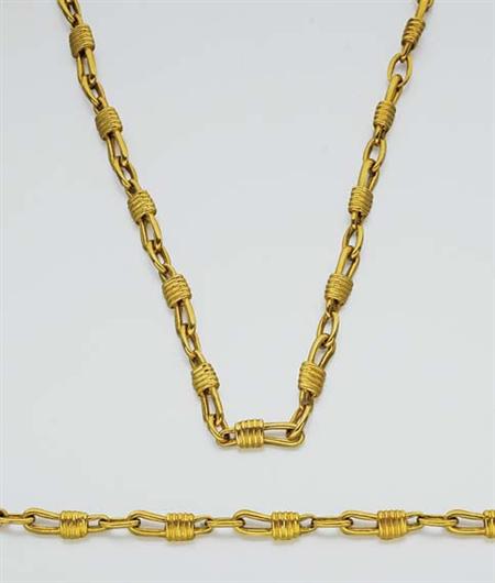 Lot image - Gold Chain Necklace and Bracelet