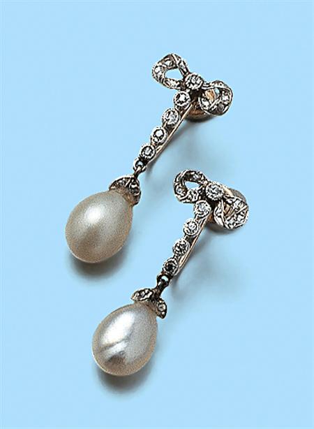 Lot image - Pair of Natural Pearl and Diamond Pendant-Earclips