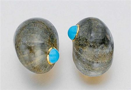 Lot image - Pair of Shell and Turquoise Earclips