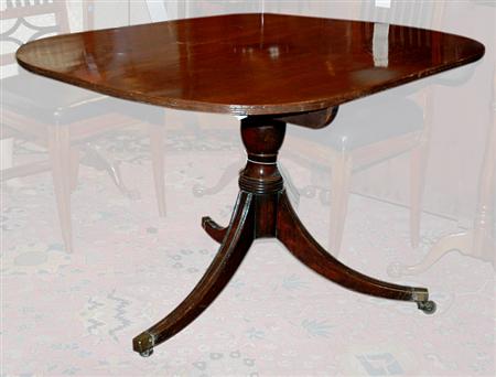 Lot image - George III Mahogany Breakfast Table