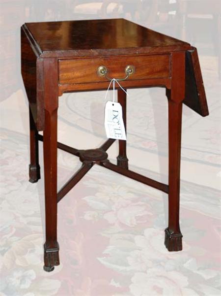 Lot image - George III Mahogany Pembroke Table