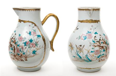 Lot image - Chinese Export Porcelain Ewer