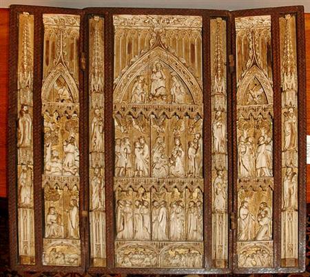 Lot image - Continental Carved Bone Triptych