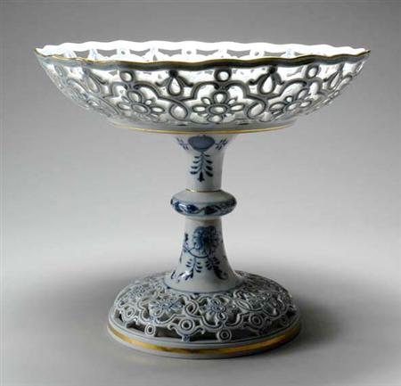 Lot image - Meissen Blue and White Reticulated Porcelain Footed Centerpiece