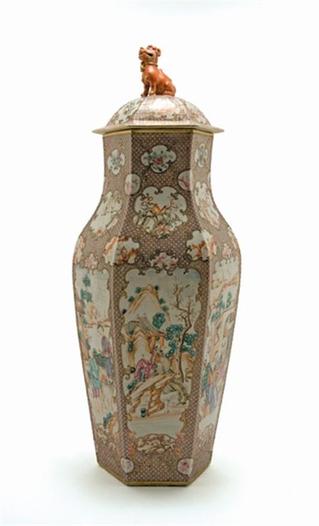 Lot image - Chinese Export Enameled Porcelain Vase