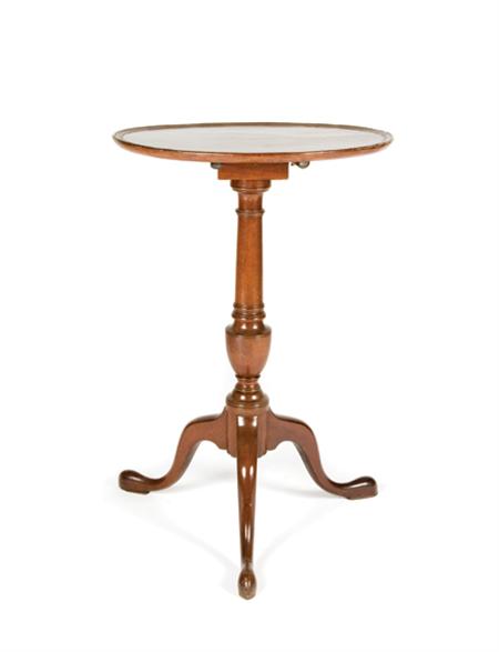 Lot image - Chippendale Mahogany Tilt-Top Tripod Stand
