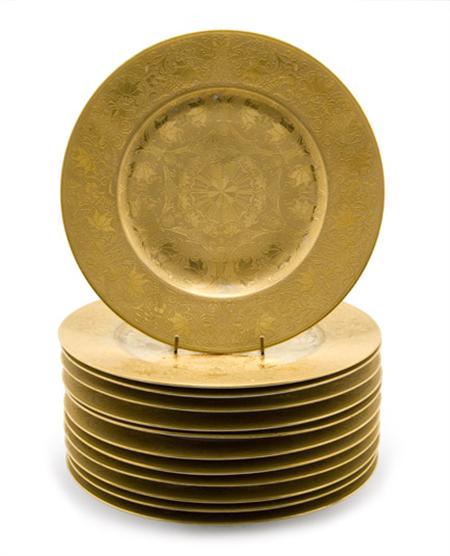 Lot image - Set of Twelve Hutschenreuther Porcelain Service Plates