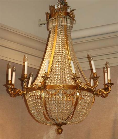 Lot image - Louis XVI Style Gilt-Metal and Glass Twelve-Light Chandelier
