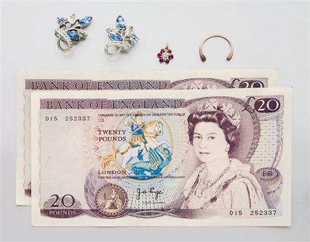 Lot image - Two 20 Pound Bank of England Notes and Group of Assorted Gold and Metal Jewelry
