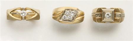 Lot image - Group of Gentlemans Gold Jewelry