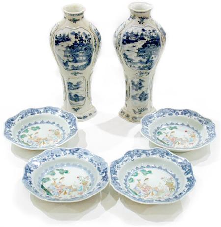 Lot image - Pair of Chinese Export Blue and White Porcelain Garniture Vases