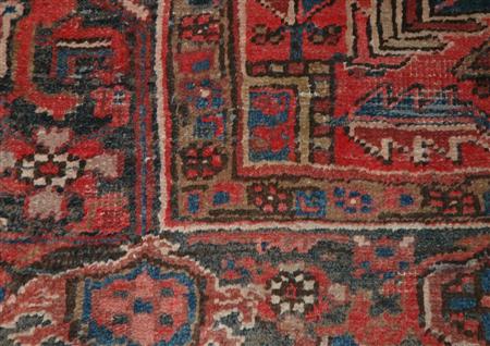 Lot image - Heriz Carpet