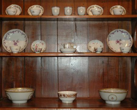 Lot image - Group of Chinese Export and English Porcelain Articles