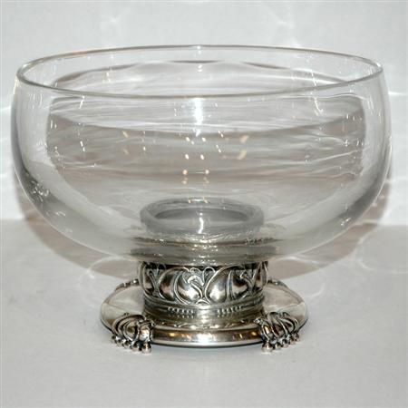 Lot image - Quaker Silver Co. Sterling Silver Mounted Glass Center Bowl