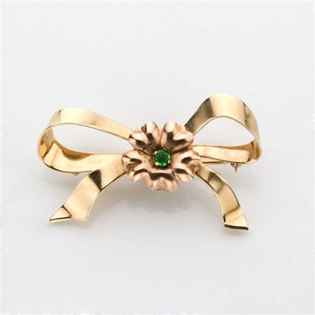Lot image - Gold Bow Brooch