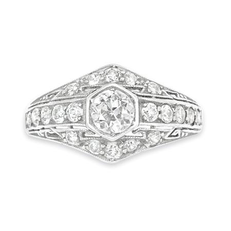 Lot image - Diamond Ring