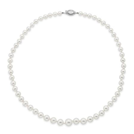 Lot image - Cultured Pearl Necklace with Diamond Clasp