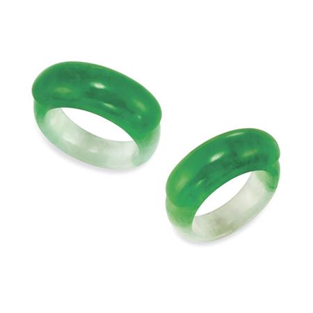 Lot image - Pair of Bi-Color Jade Saddle Rings
