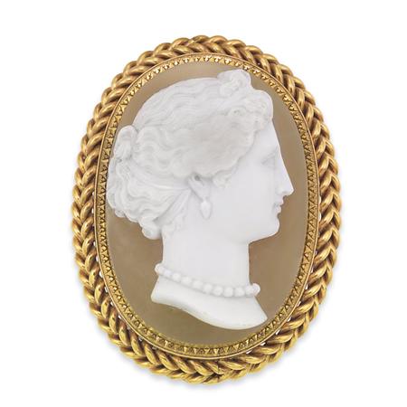 Lot image - Antique Gold and Hardstone Cameo Brooch