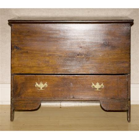 Lot image - Pine Blanket Chest