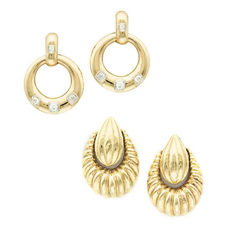 Lot image - Two Pairs of Gold Doorknocker Earclips