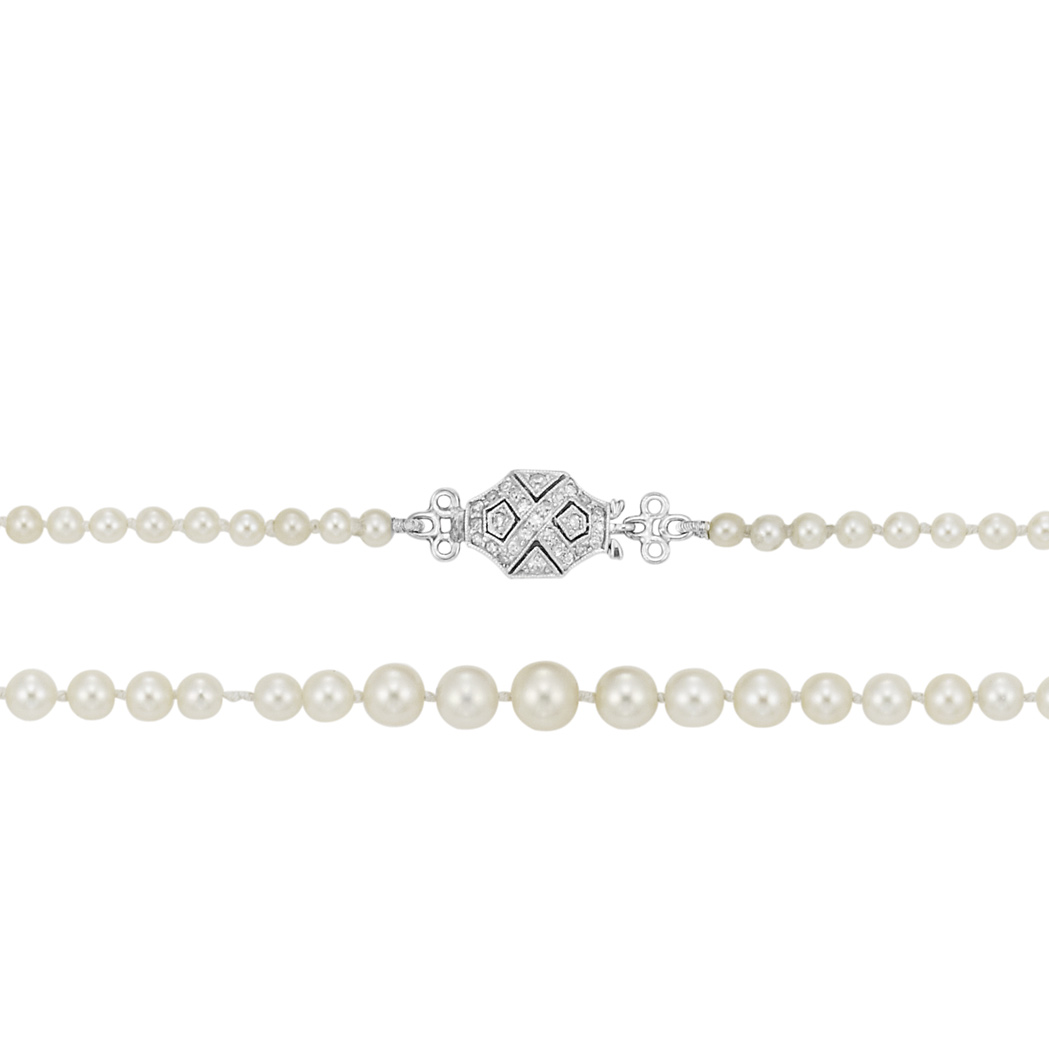 Lot image - Natural Pearl Necklace with Platinum and Diamond Clasp