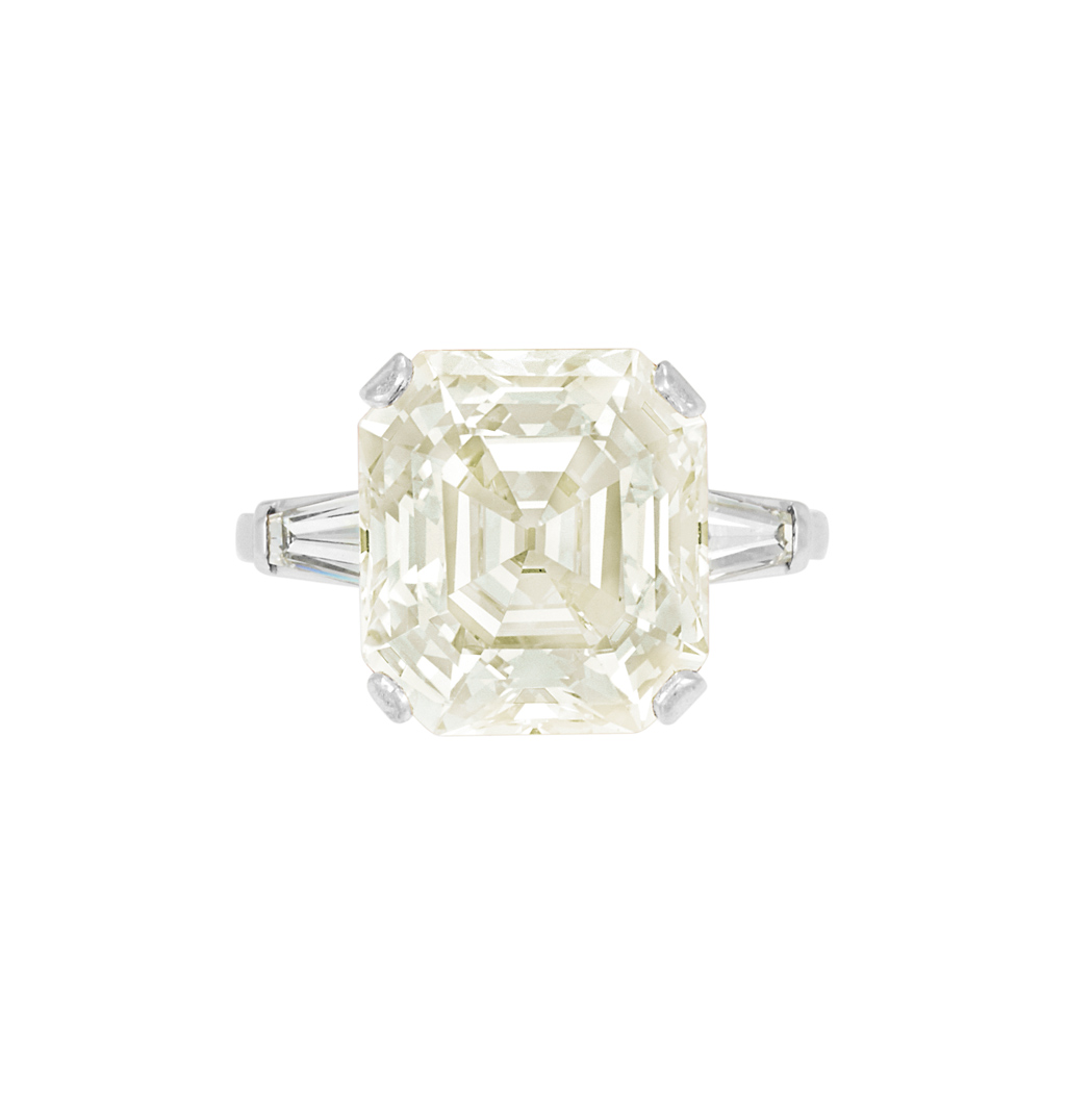 Lot image - Diamond Ring