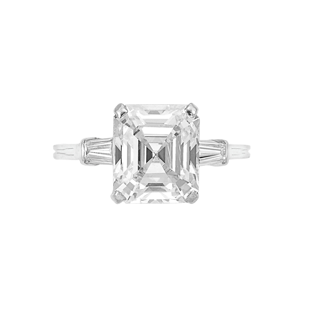 Lot image - Diamond Ring