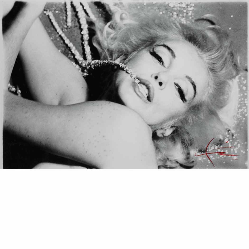 Lot image - STERN, BERT (1929-2013)  Marilyn Monroe with jewels