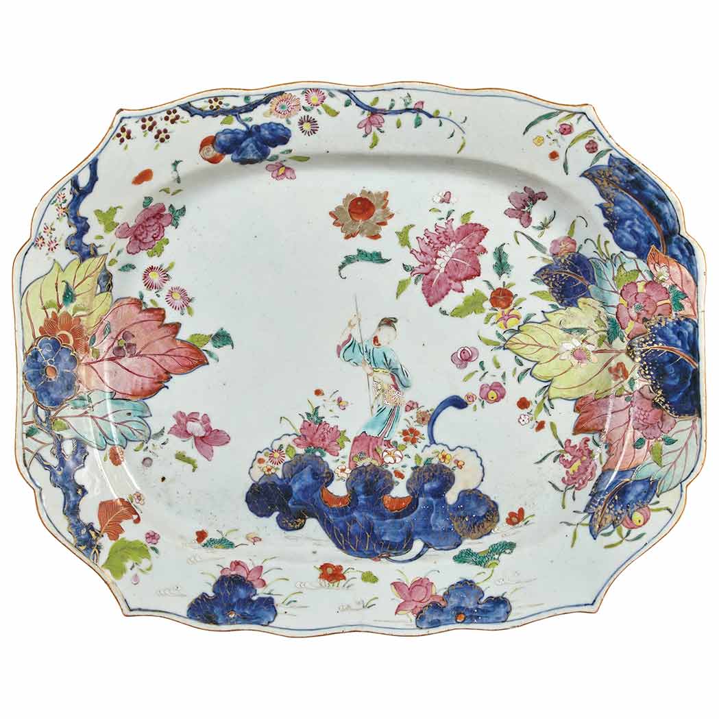 Lot image - Chinese Export Porcelain Tobacco Leaf Platter