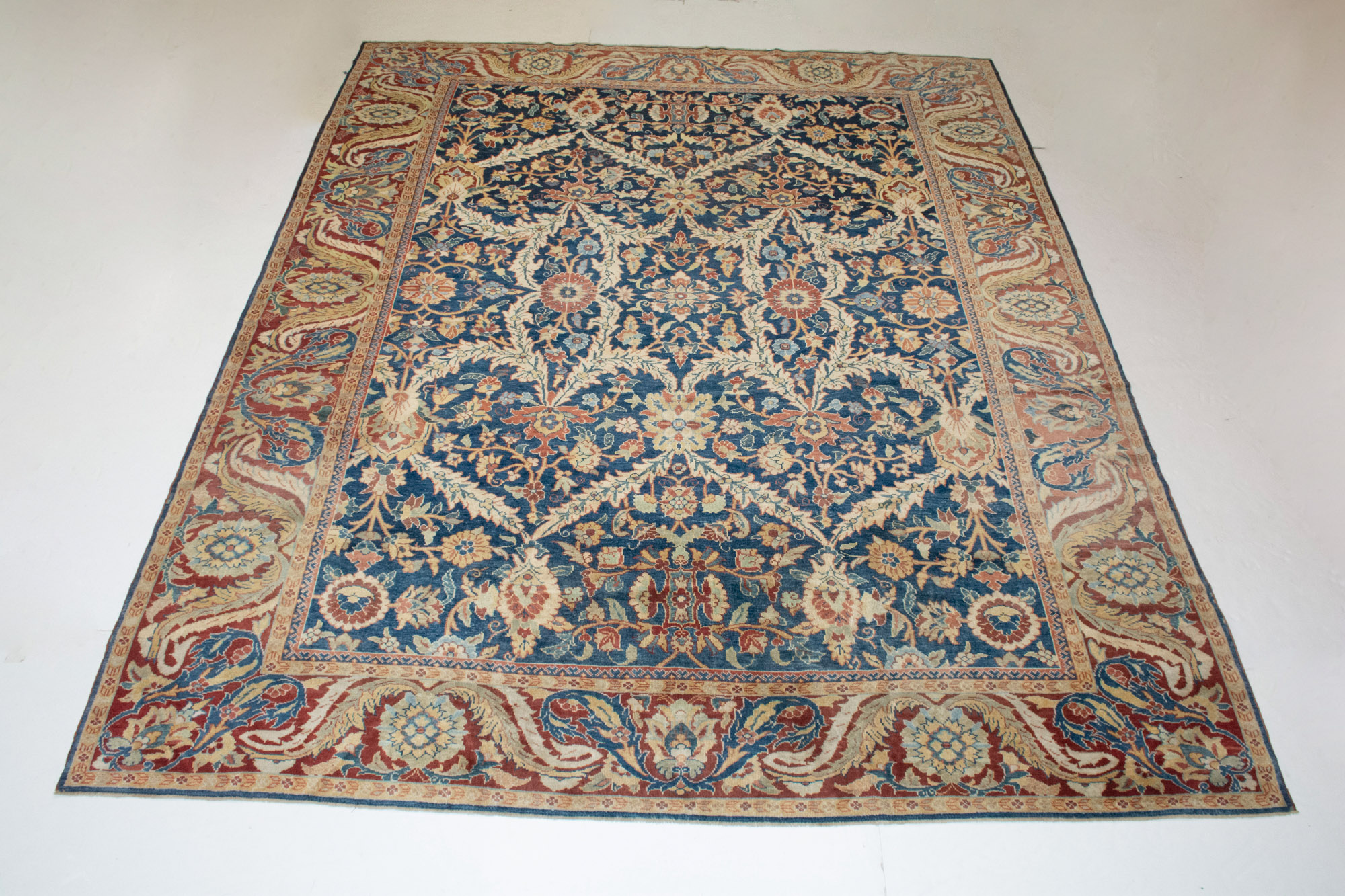 Lot image - Sultanabad-Style Carpet