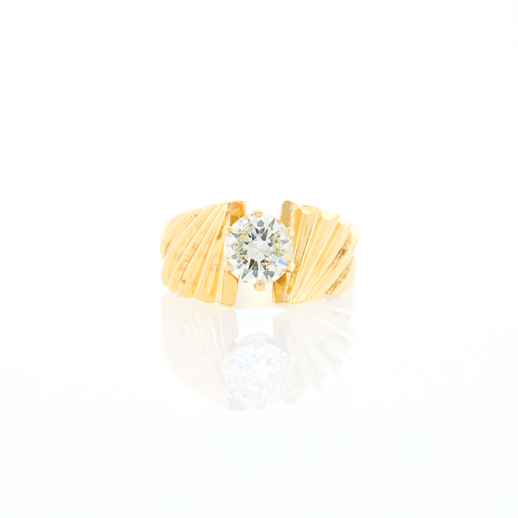 Lot image - Gold and Diamond Ring