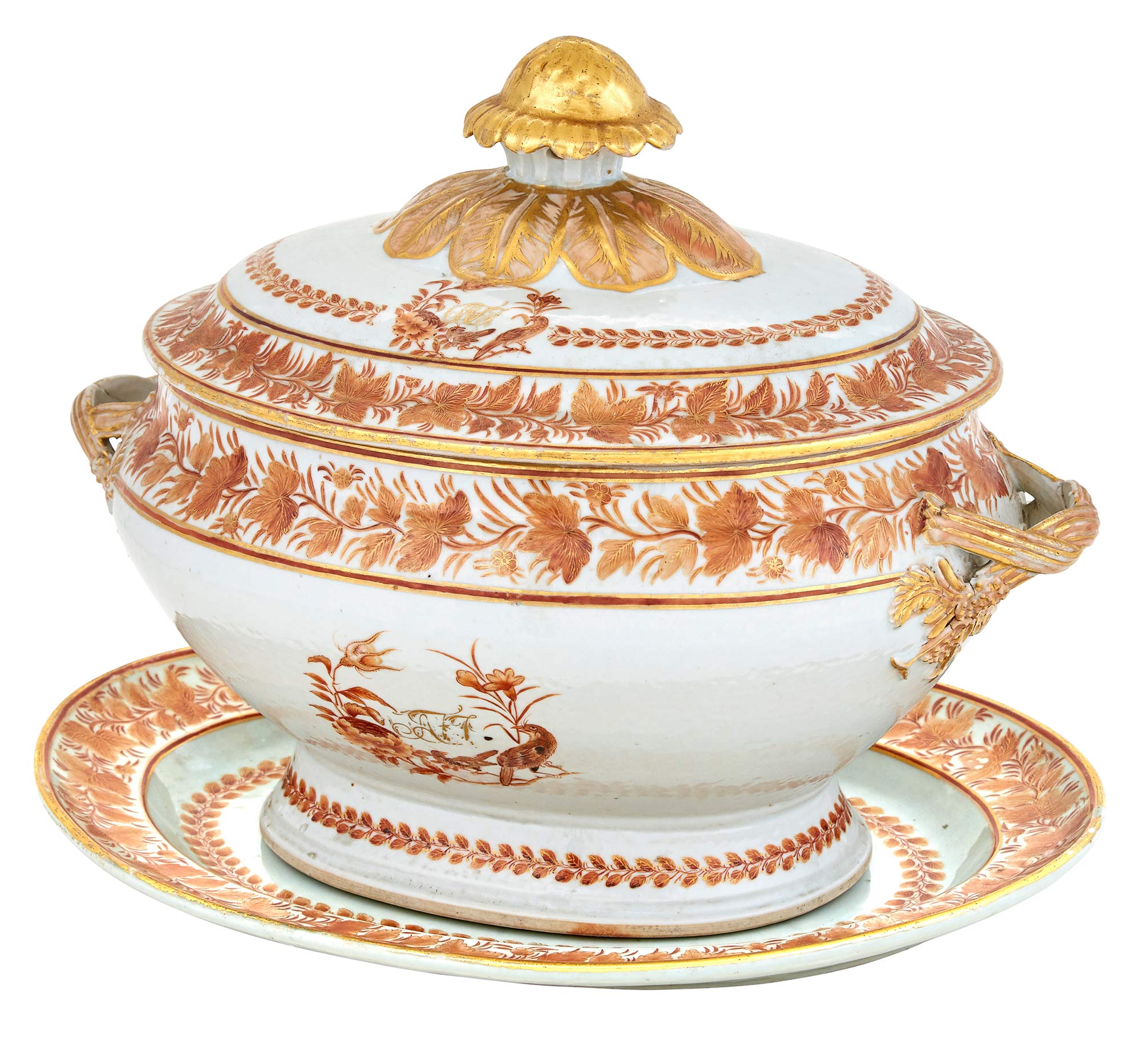 Lot image - Chinese Export Porcelain Covered Soup Tureen on Stand