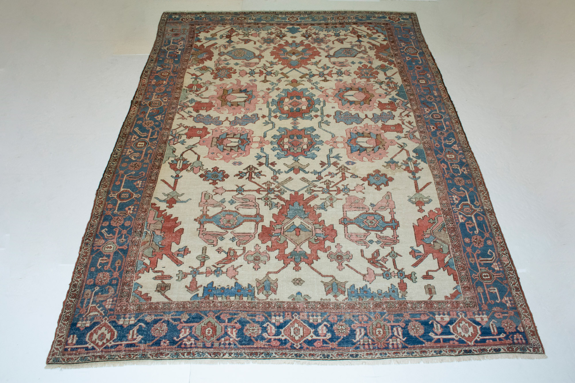 Lot image - Heriz Carpet