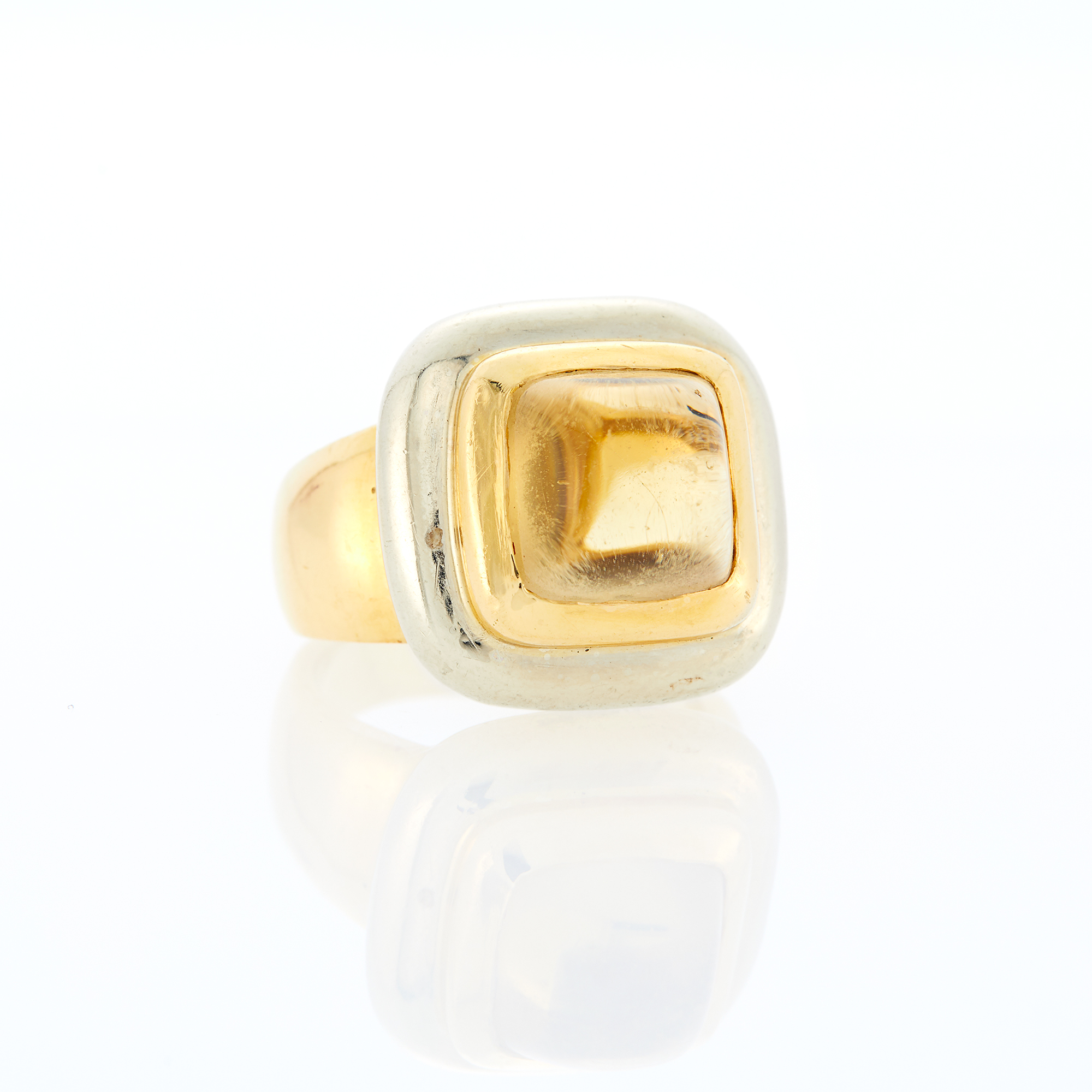 Lot image - Gold and Citrine Ring