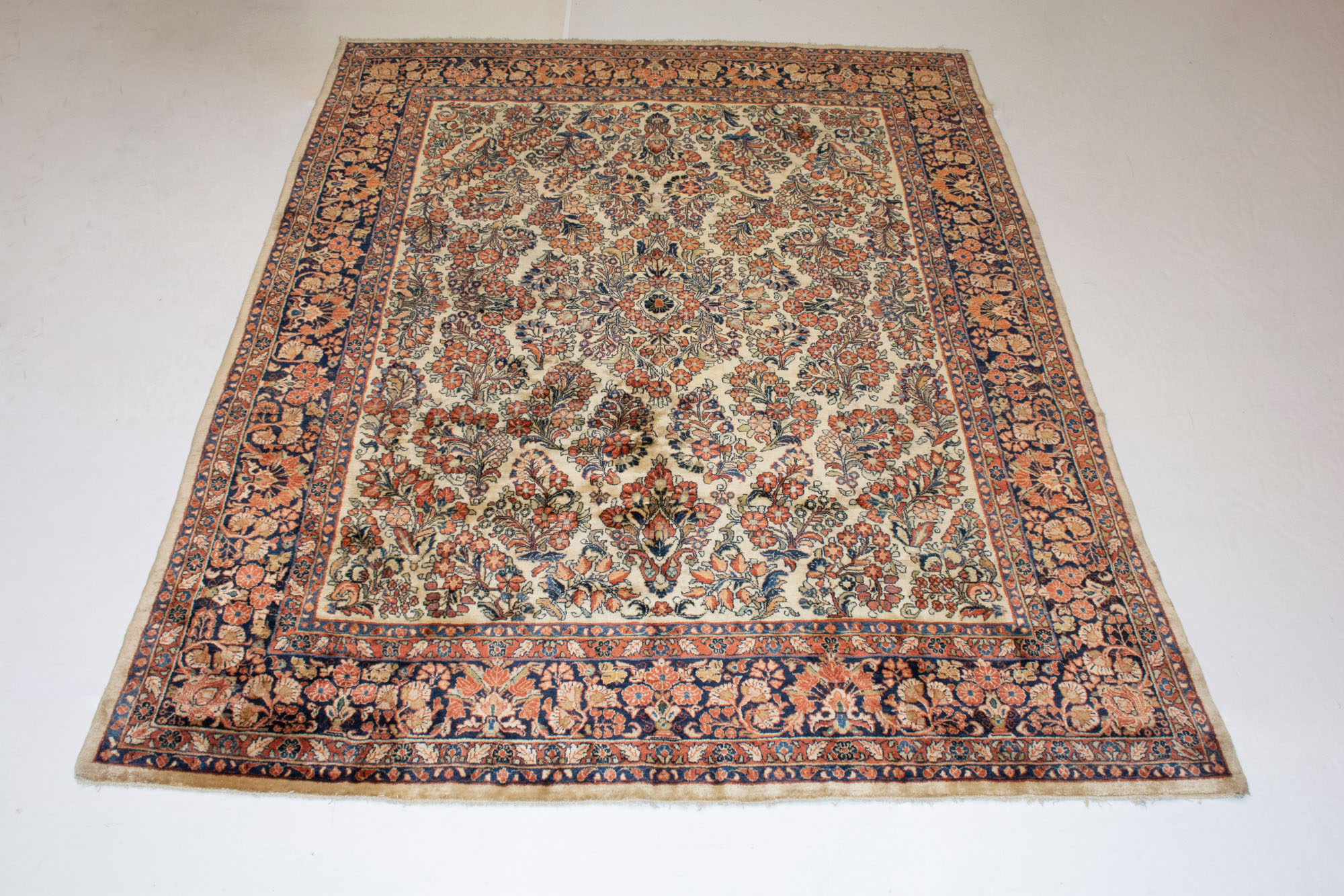 Lot image - Sarouk Carpet