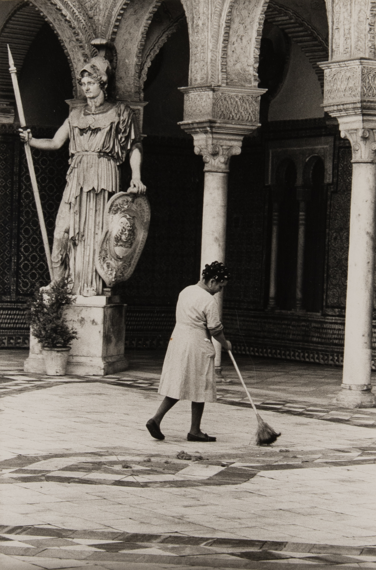 Lot image - ARNOLD, EVE (1913-2012)  [Sweeper]