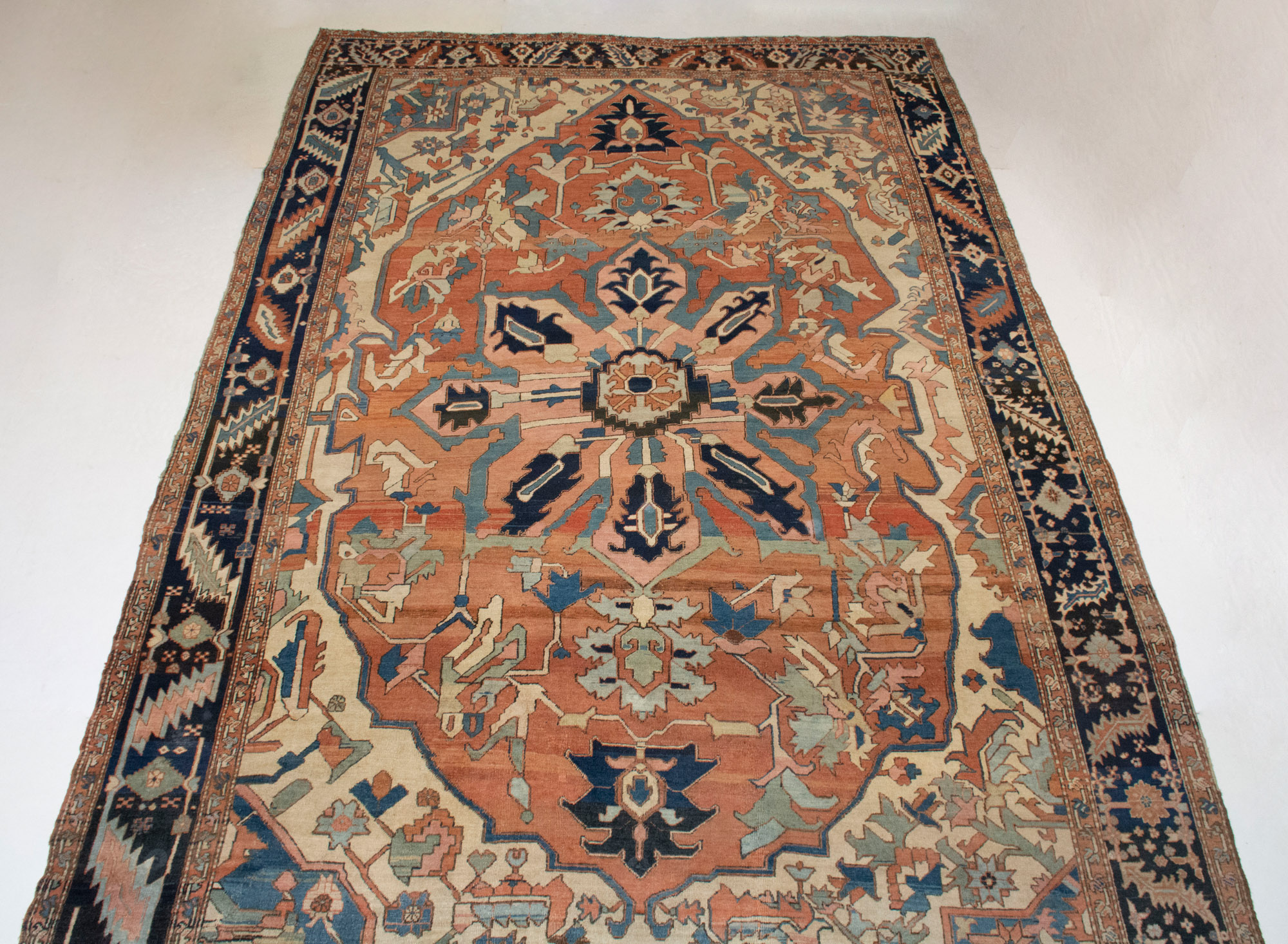 Lot image - Heriz Carpet