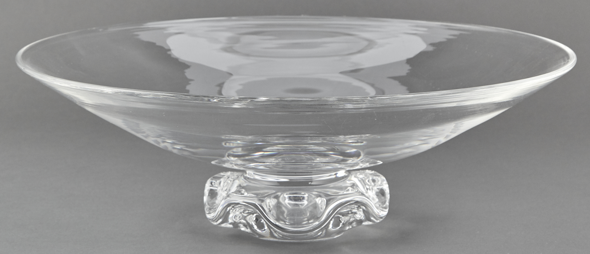 Lot image - Steuben Glass Bowl with Tooled Base