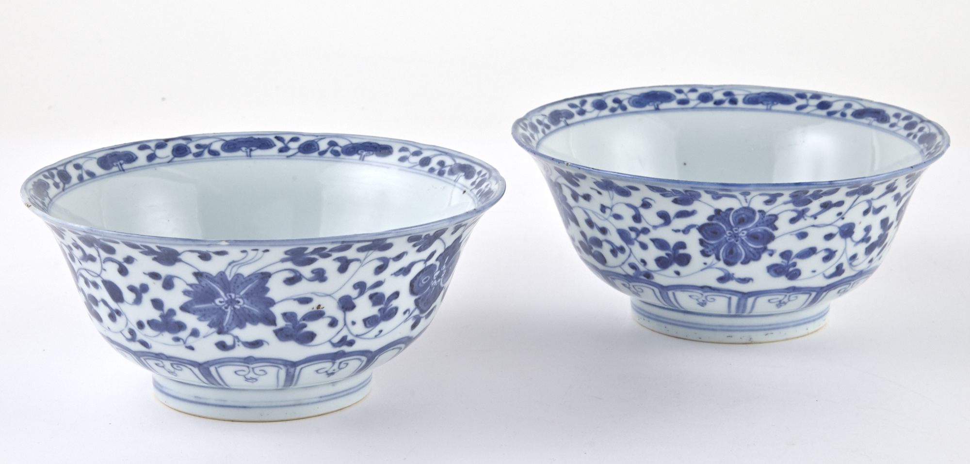 Lot image - Pair of Chinese Ming-Style Blue and White Porcelain Bowls
