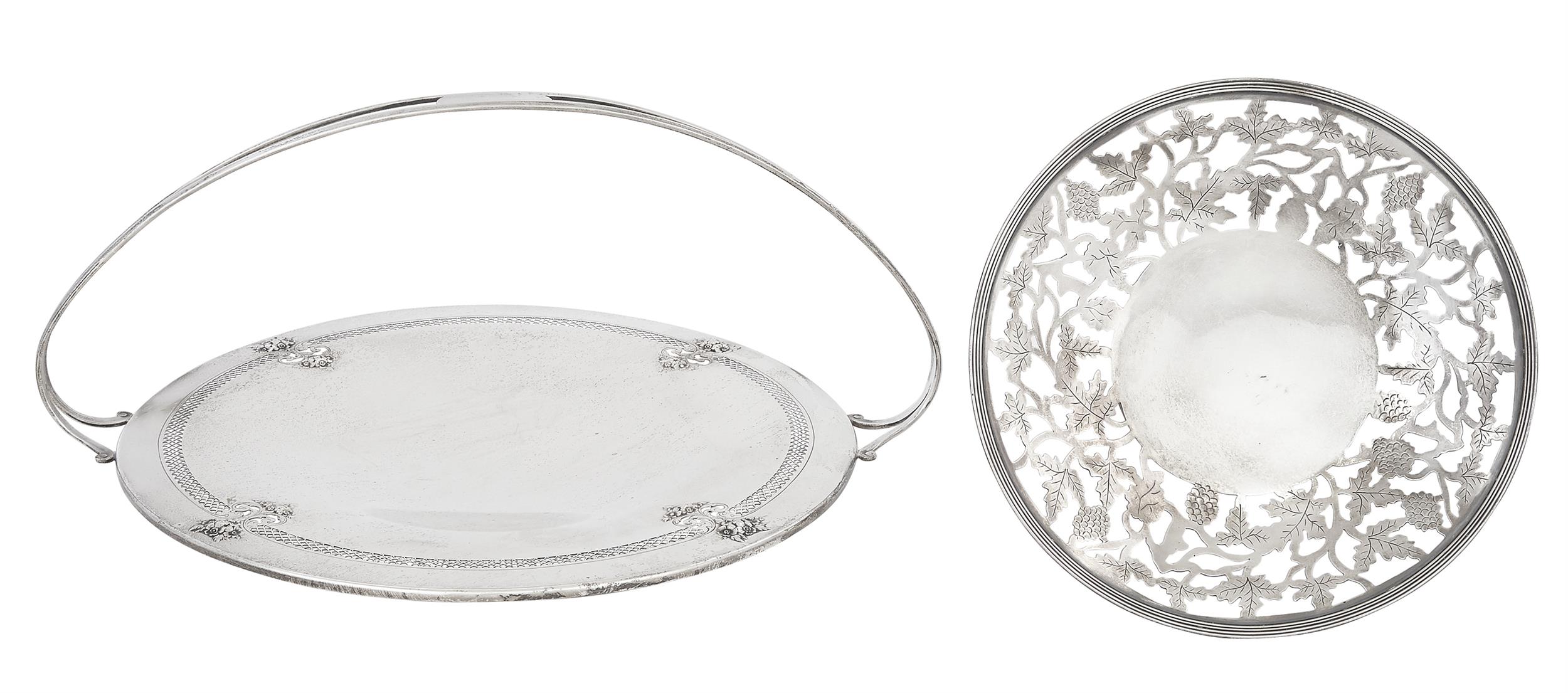 Lot image - International Sterling Silver Cake Stand