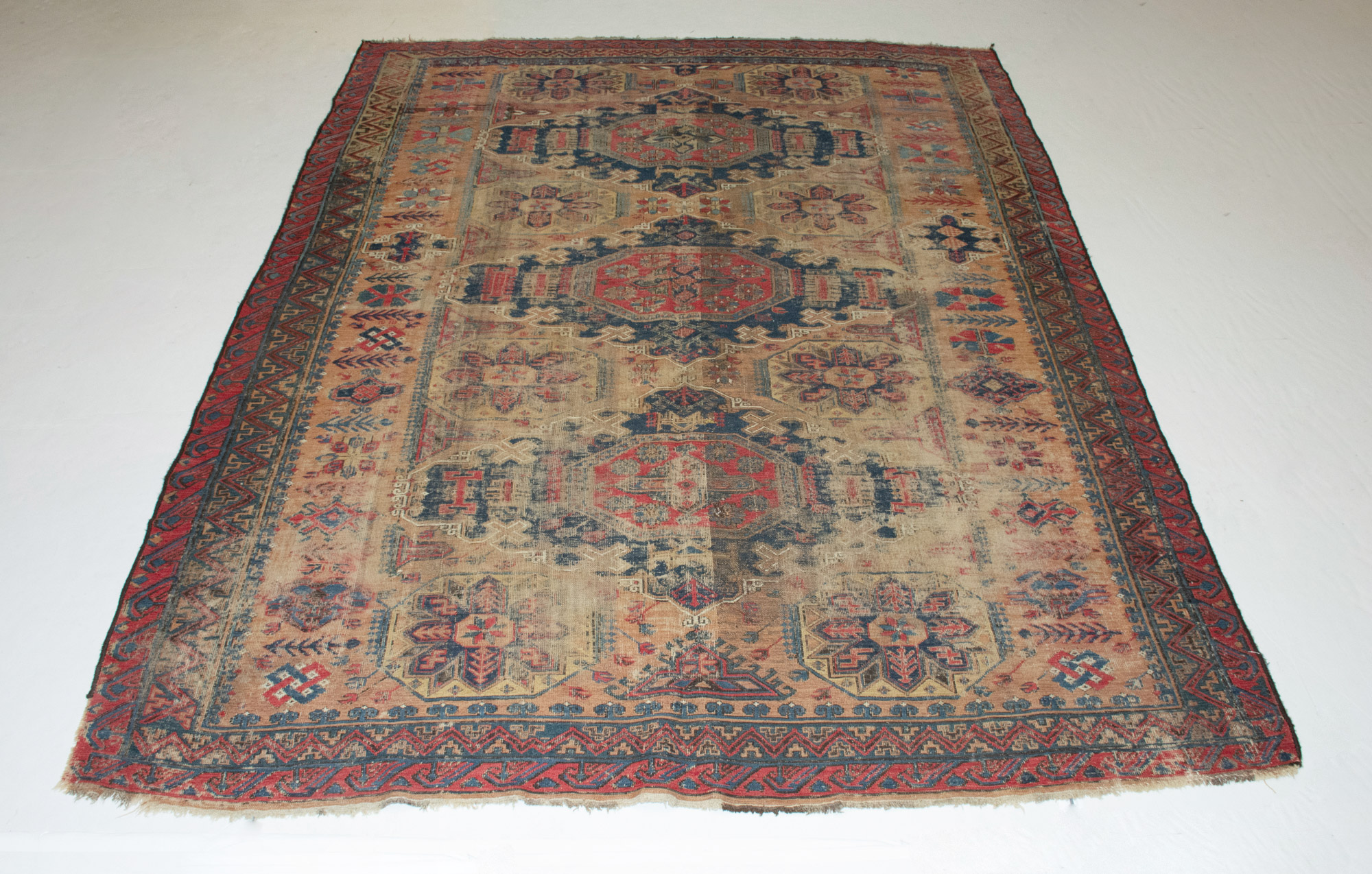 Lot image - Soumac Carpet