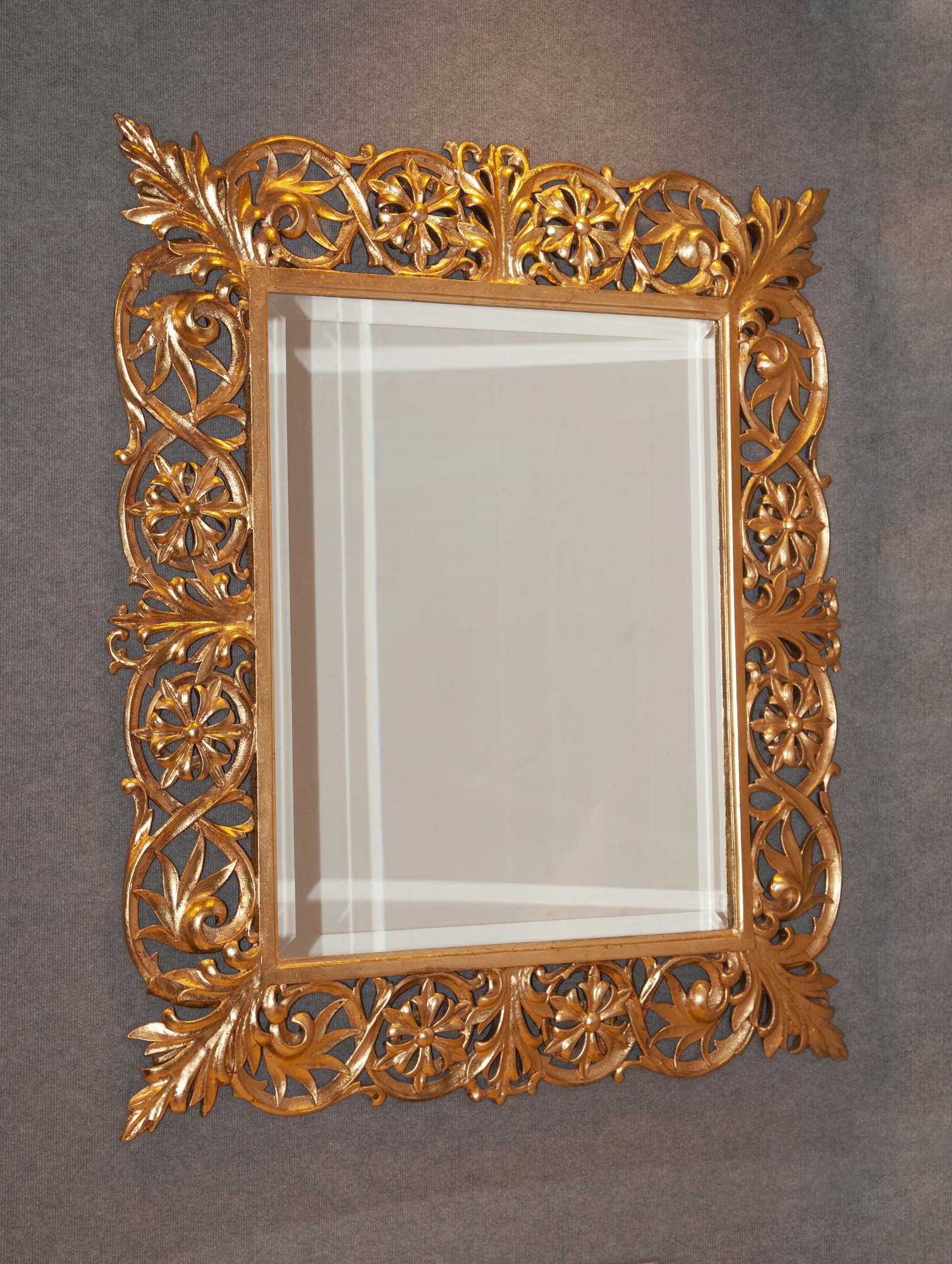 Lot image - Italian Baroque Style Giltwood Mirror