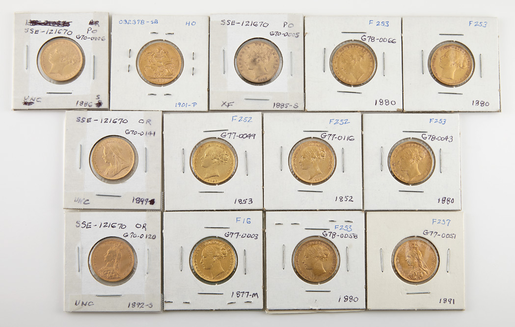 Lot image - Great Britain Gold Sovereigns