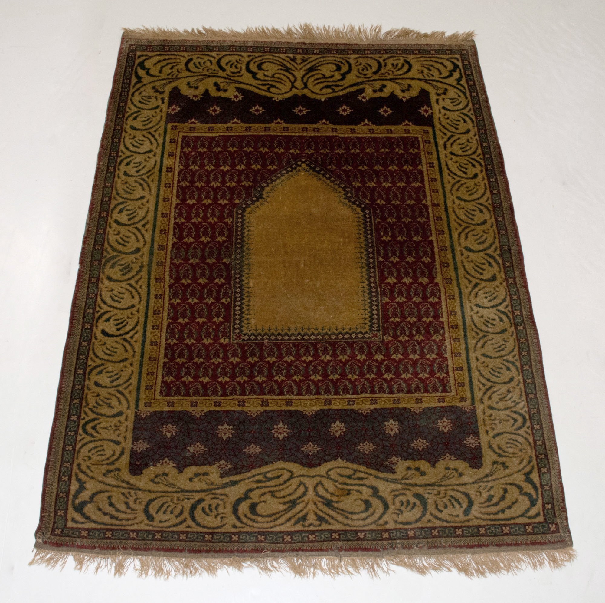 Lot image - Kayseri Prayer Rug