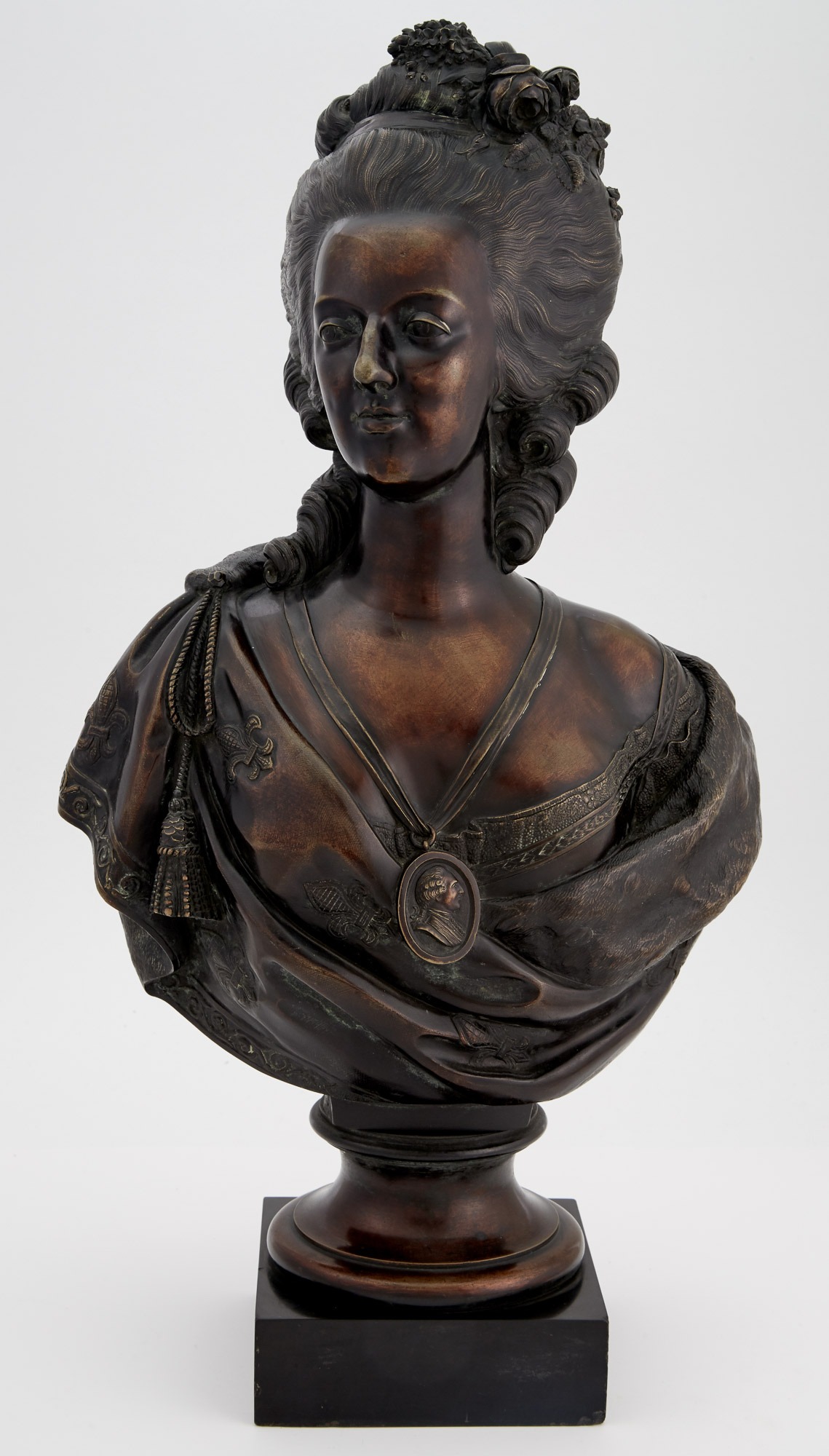 Lot image - Bronze Bust of Marie Antoinette